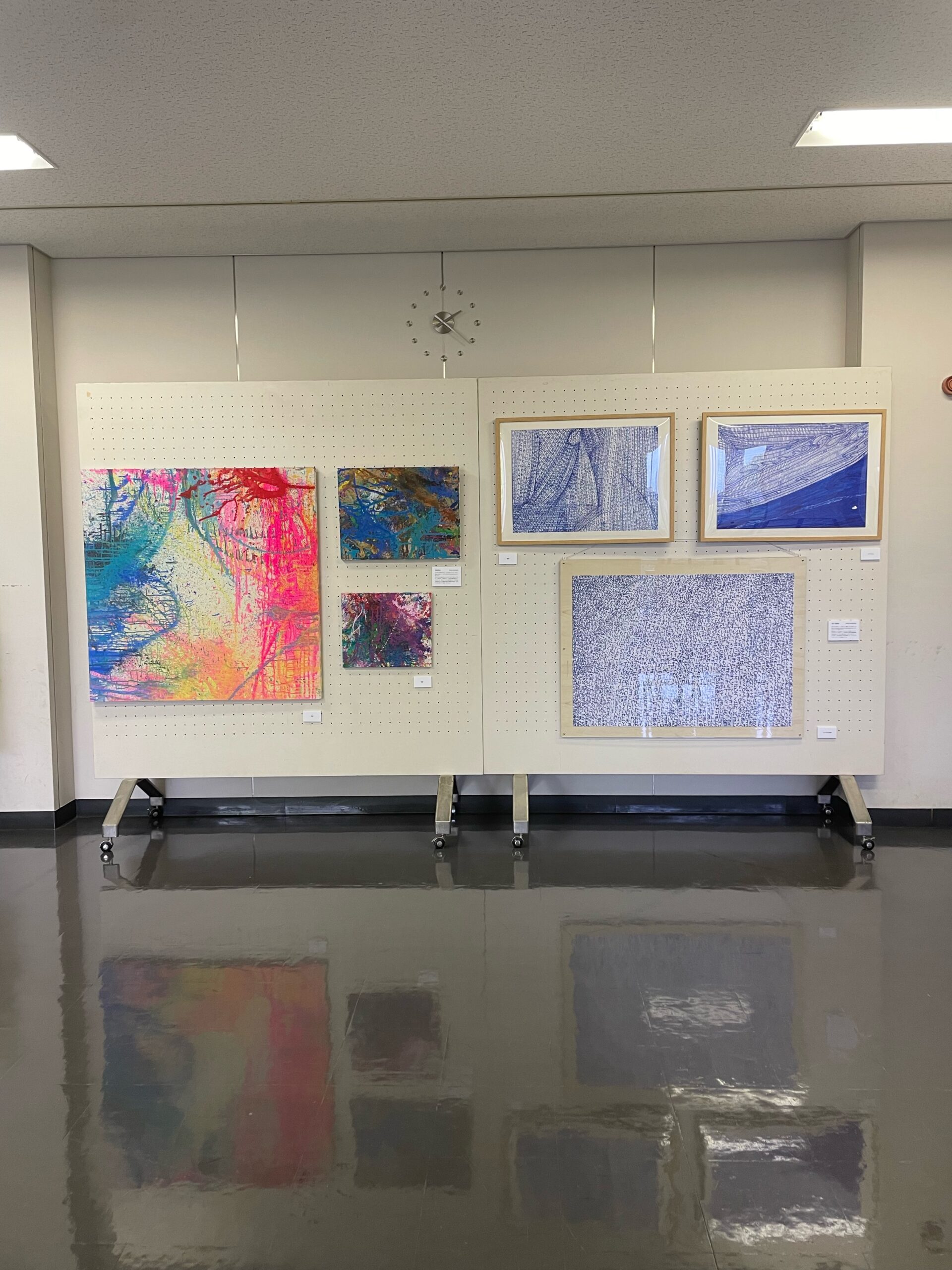 絵画　オカメインコ　障害者アート 鈴木文明「無題5」 | ふじのくに障がい者芸術ポータルサイト